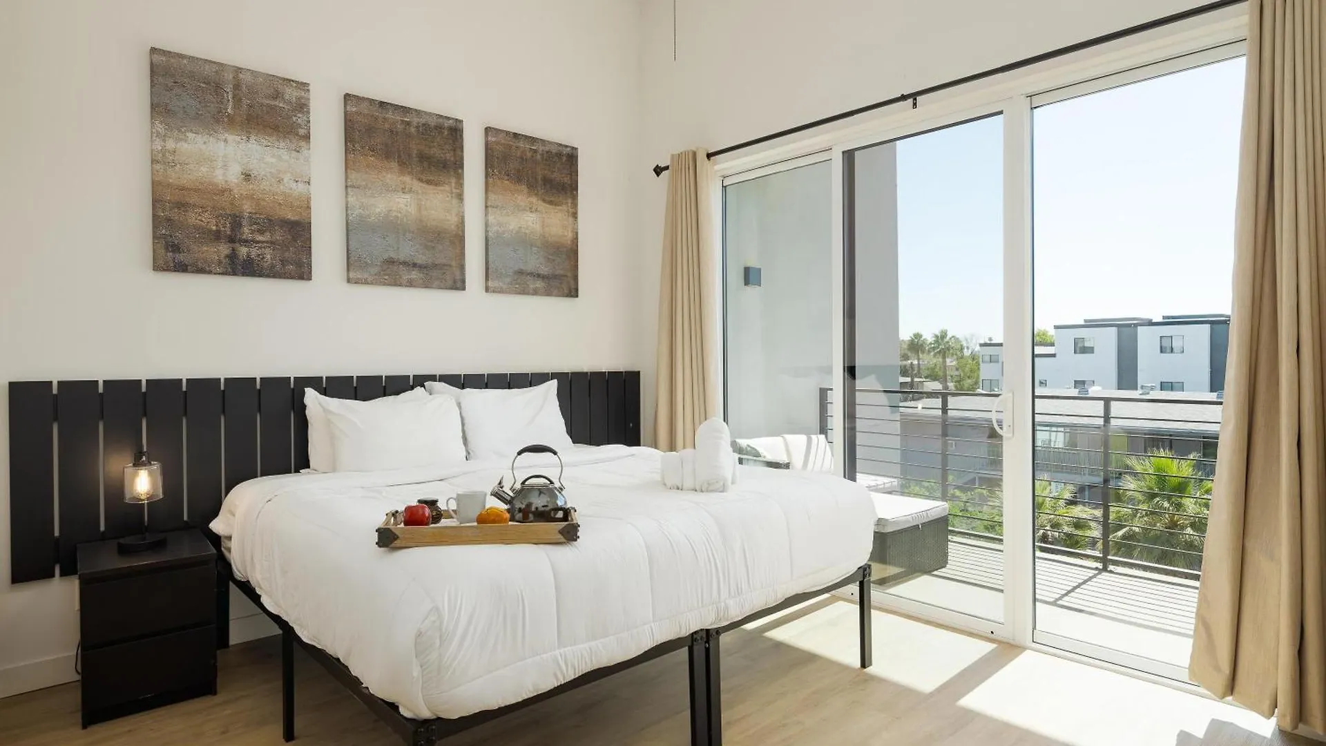 Beverly - Private Patios - Jacuzzi - In Old Town 스코 츠 데일